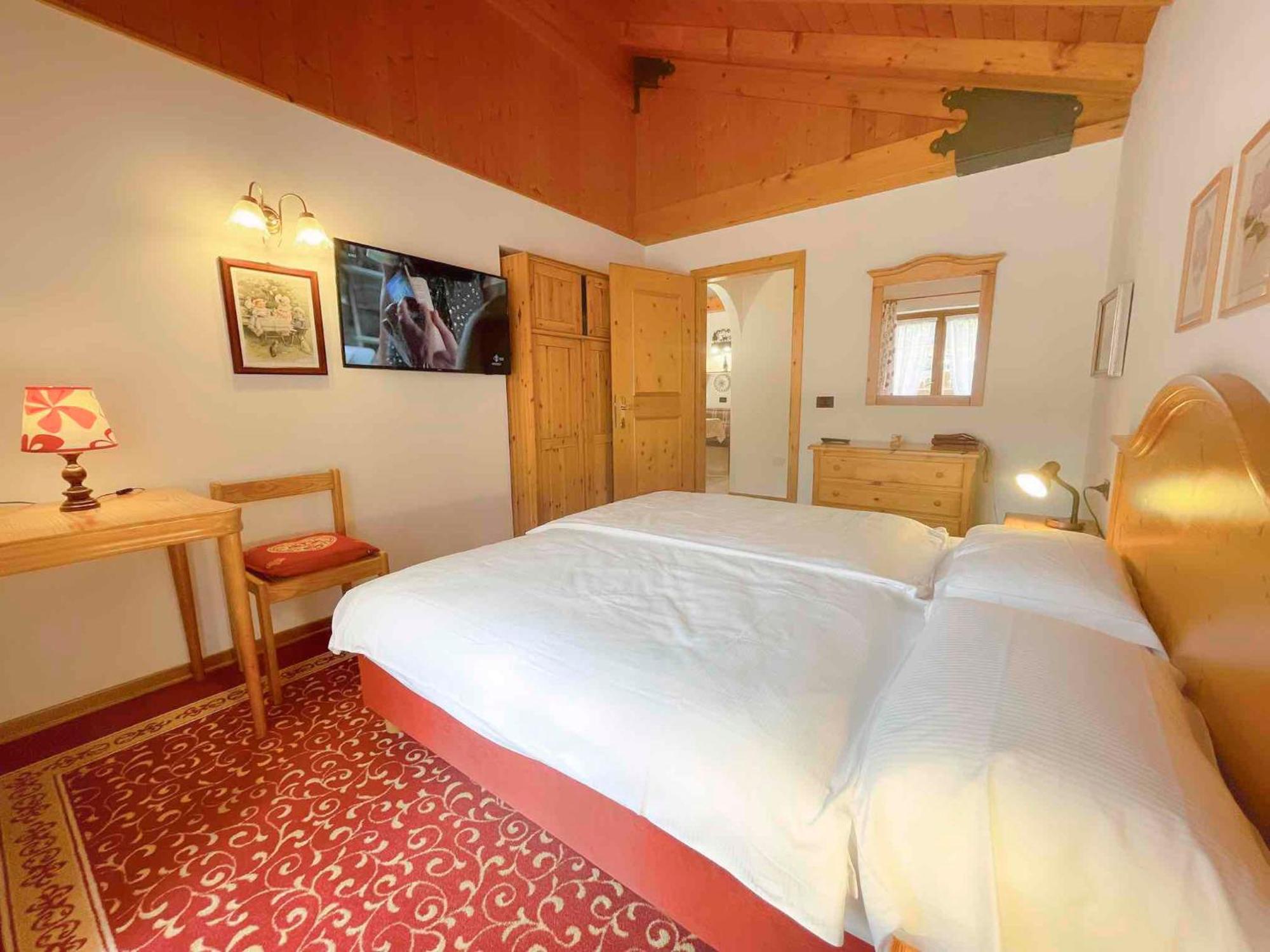 Chalet Al Lago Molveno Exterior photo